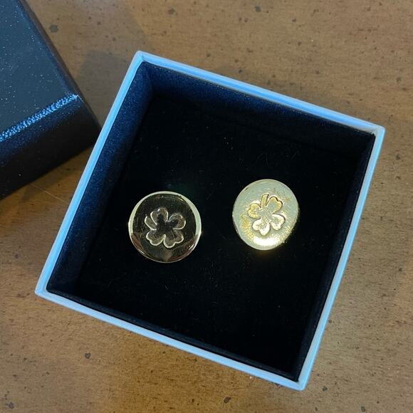 Chanel Vintage Four Leaf Clover Clip On Earrings - Picture 5 of 12